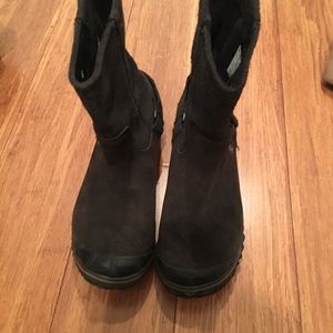 Like new sorel rain/snow boots